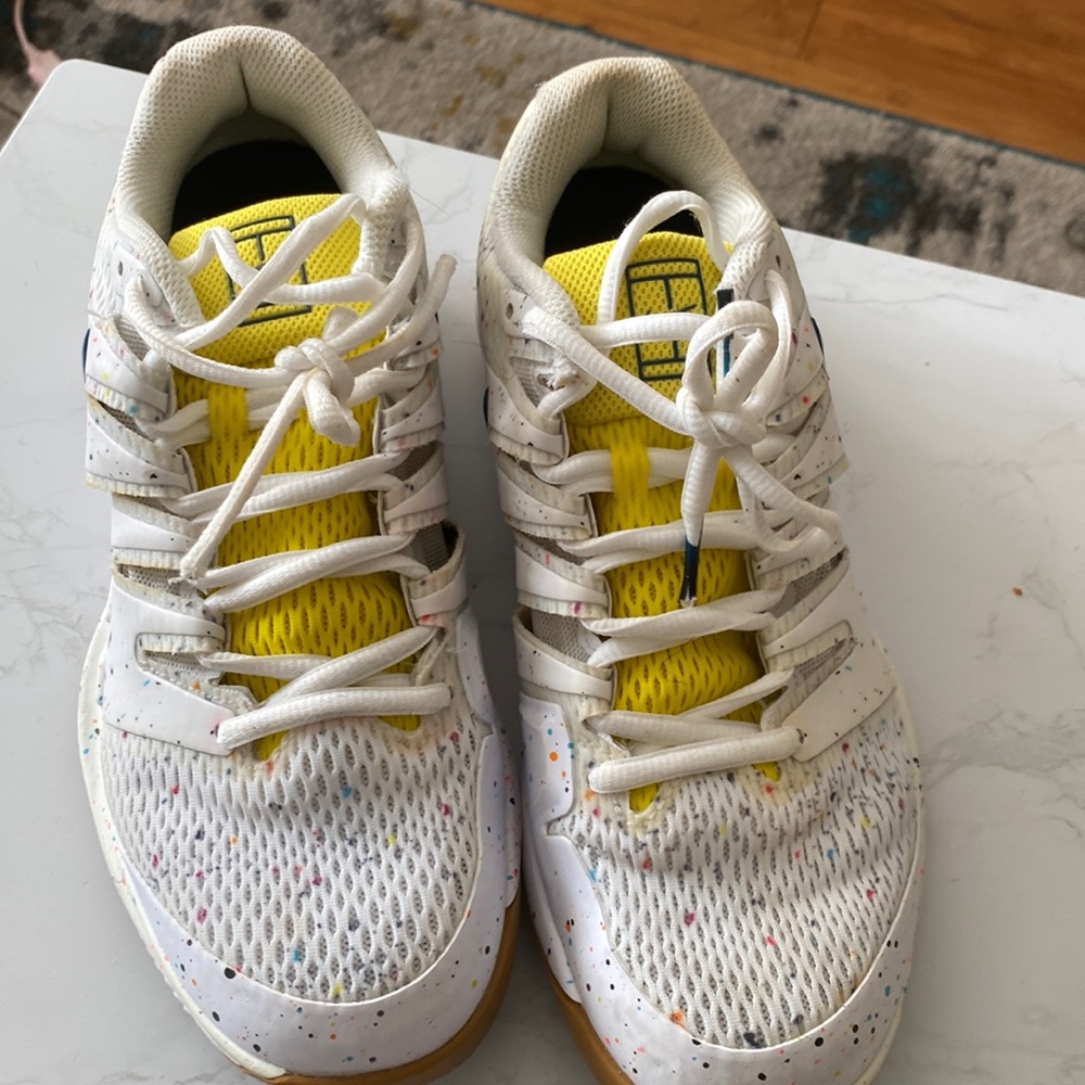 Women’s size 8 Nike shoes.